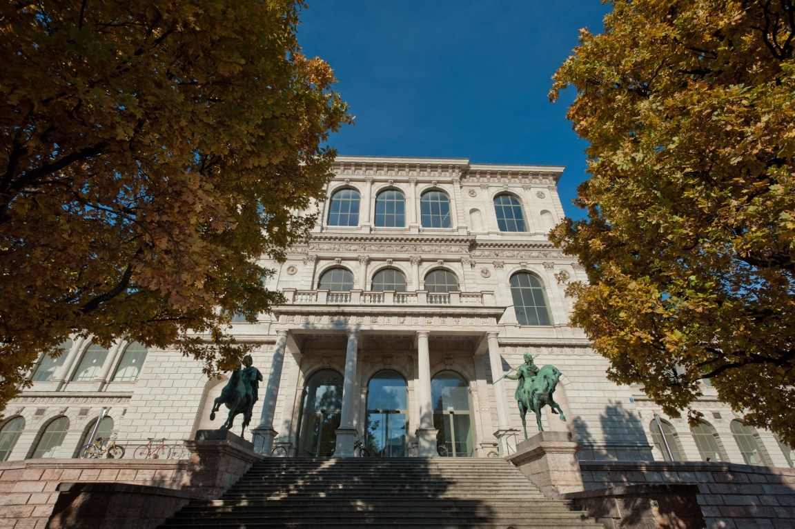 Karussell-Haupteingang-Altbau-Foto-Kilian-Blees-1
