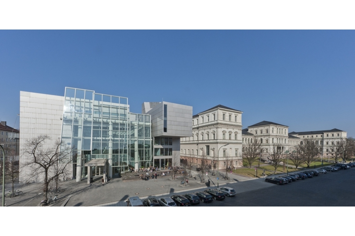 KarussellAkademie-der-Bildenden-Kuenste-Muenchen-Alt_u-nd-Neubau-Foto_Dieter-Rehm-scaled